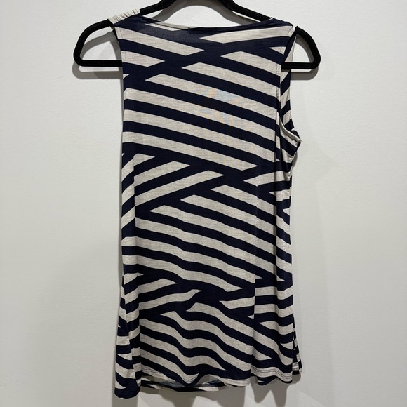 West Kei Asymmetrical Sleeveless Top | Size Large | Navy and Tan | Rouched - Picture 2 of 4